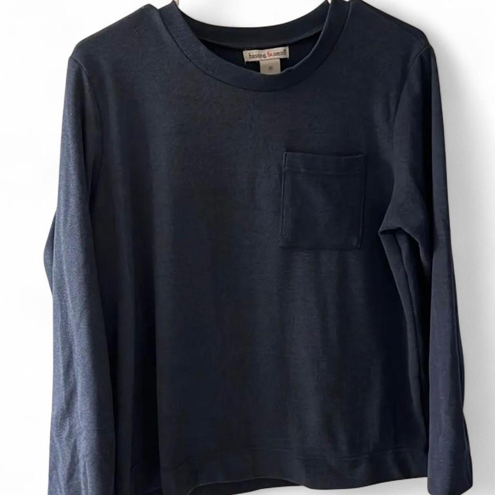 Classic Navy Long Sleeve Tee​